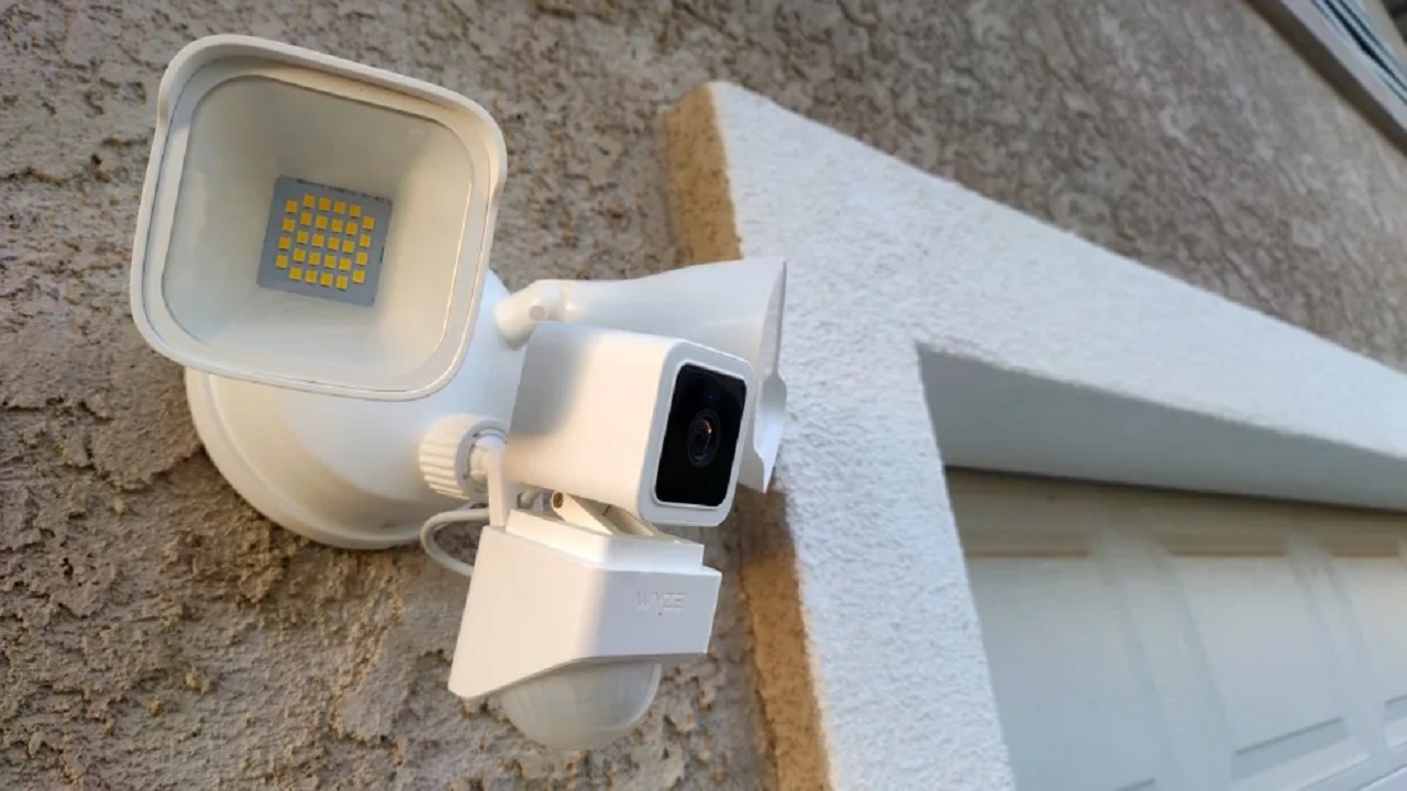 Enhancing Home Security: How Modern Security Cameras Prevent Theft and Robbery