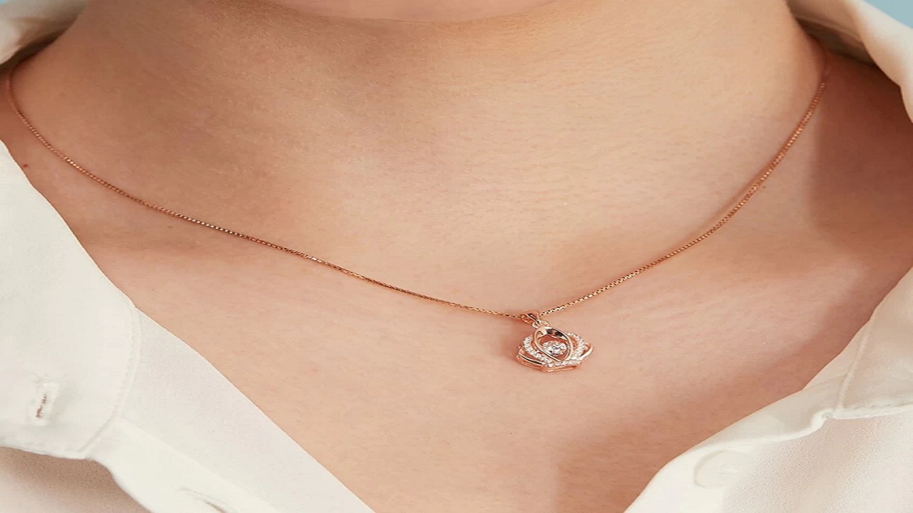 Exploring Intou's Unique Diamond Necklace Shapes and Settings